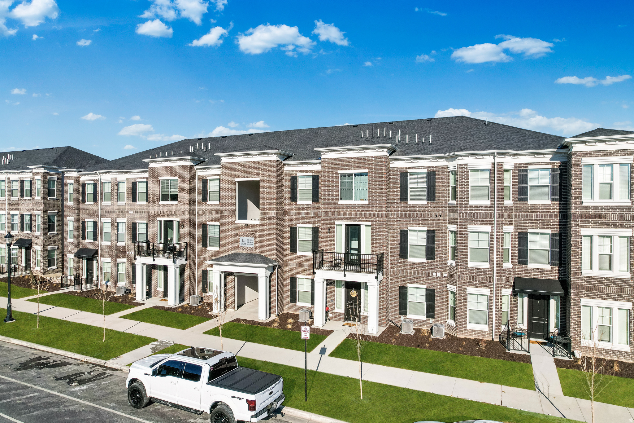 PARKSIDE - Residential