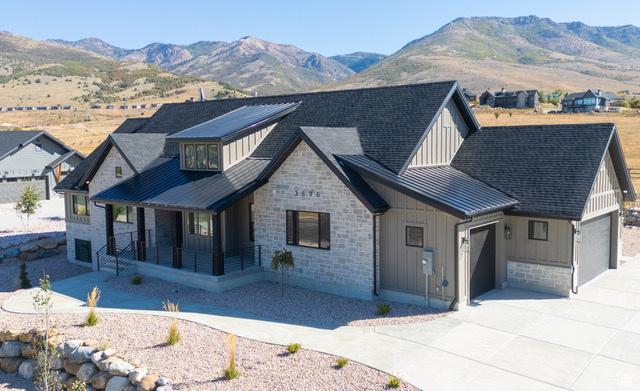 EAGLE RIDGE - Residential
