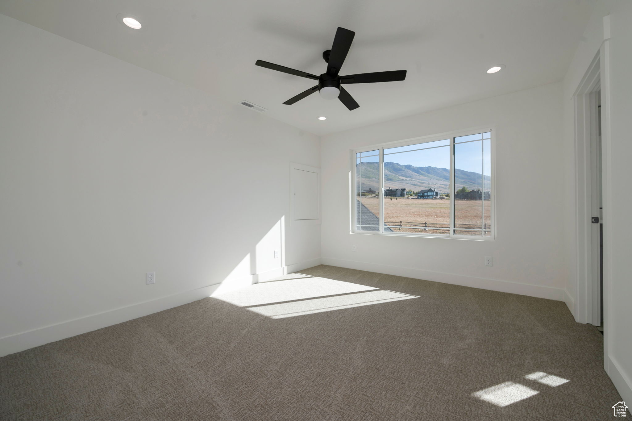 EAGLE RIDGE - Residential