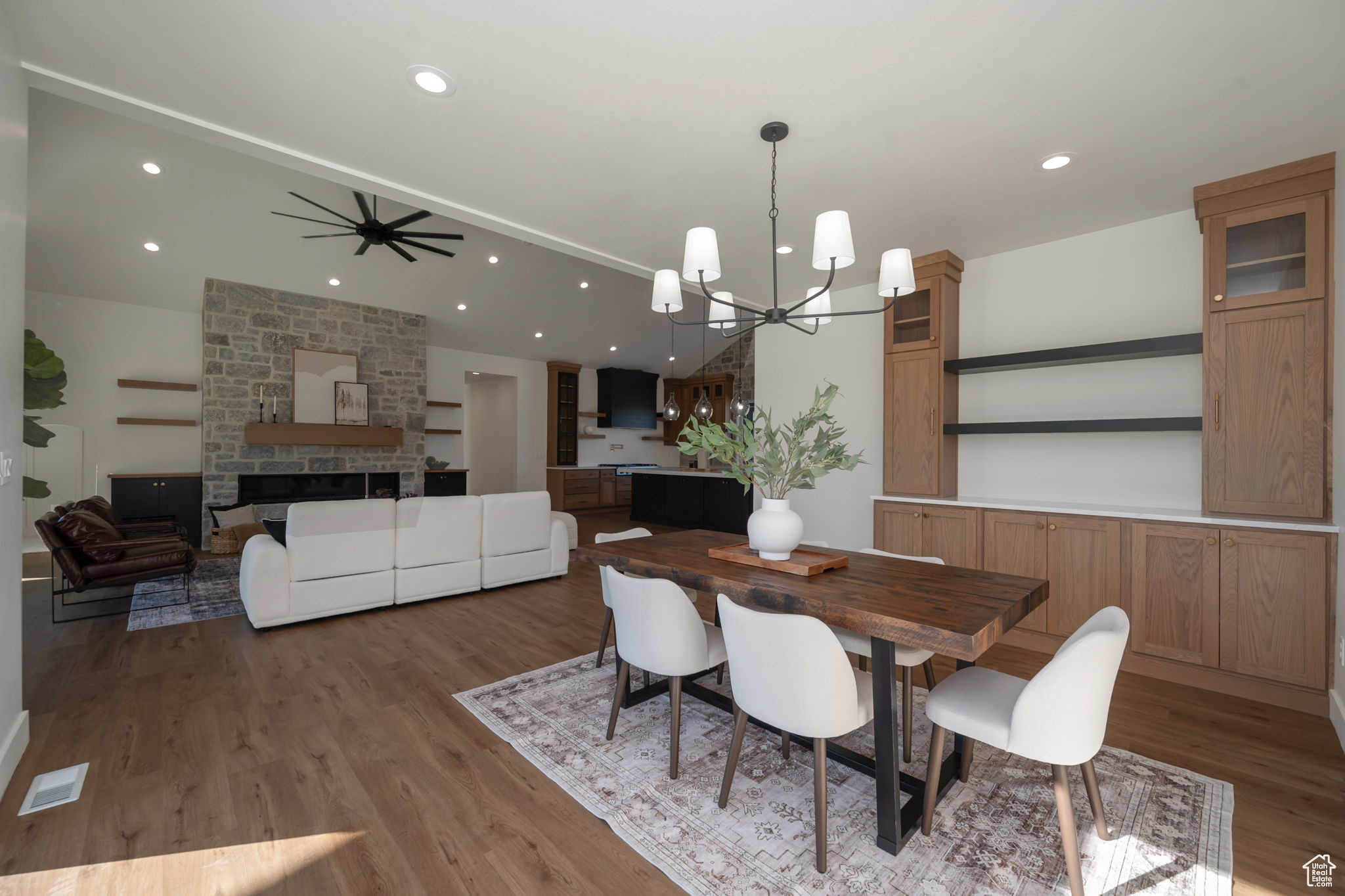 EAGLE RIDGE - Residential