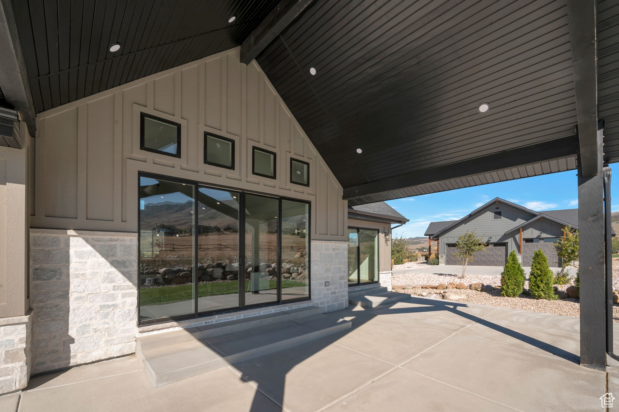 EAGLE RIDGE - Residential