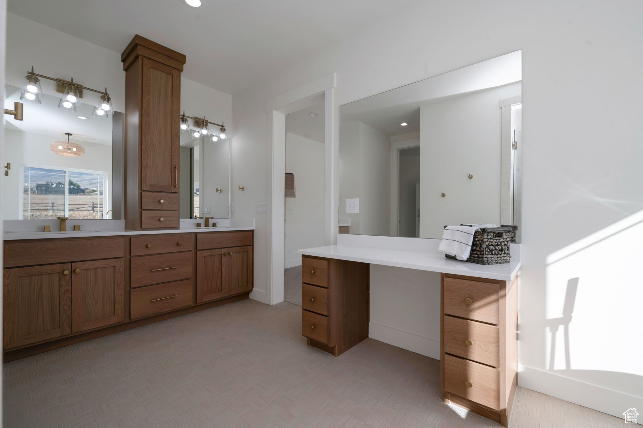 EAGLE RIDGE - Residential