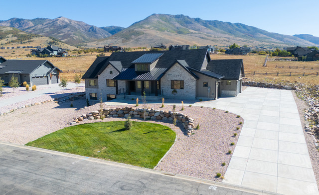 EAGLE RIDGE - Residential