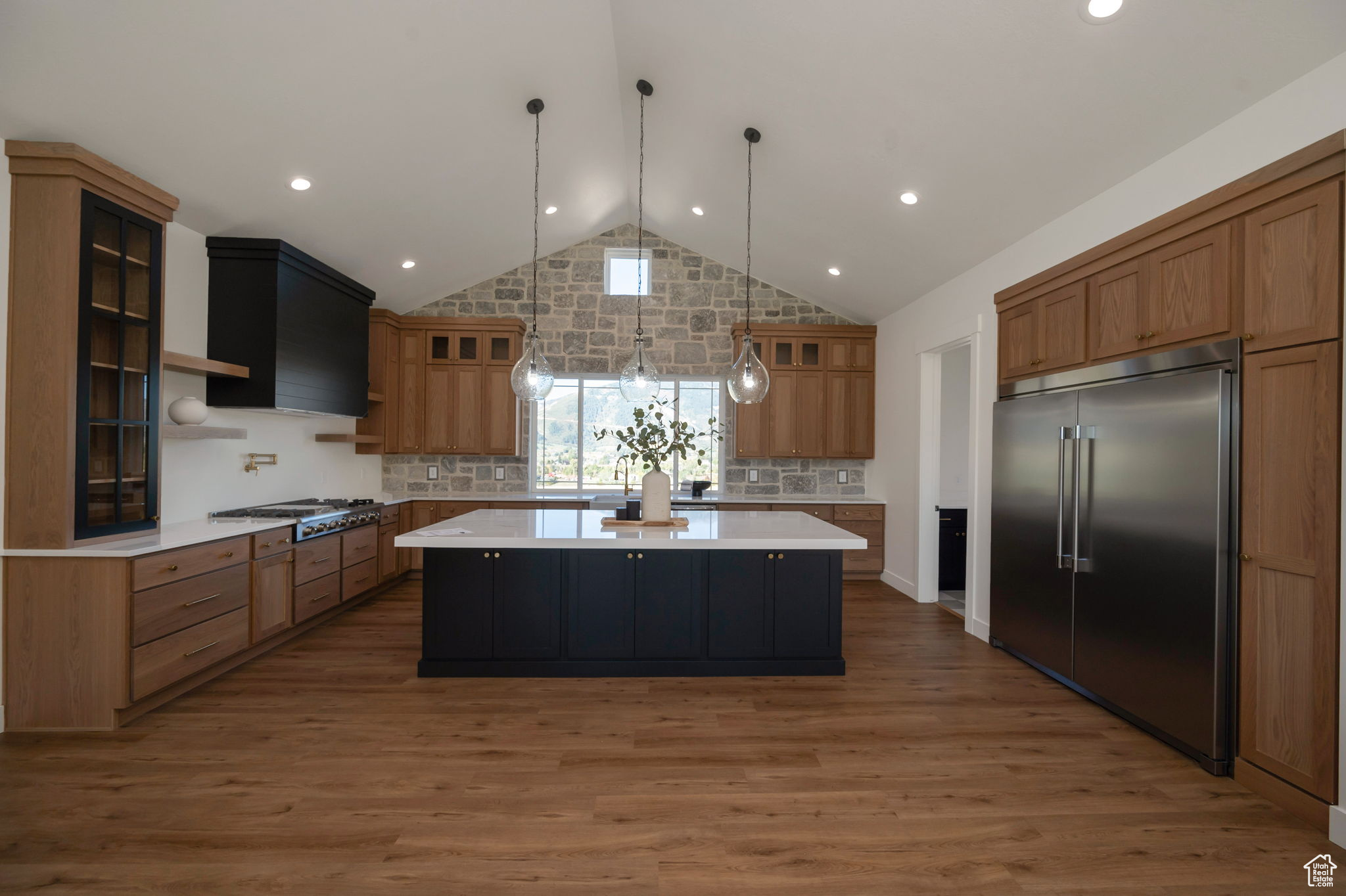 EAGLE RIDGE - Residential