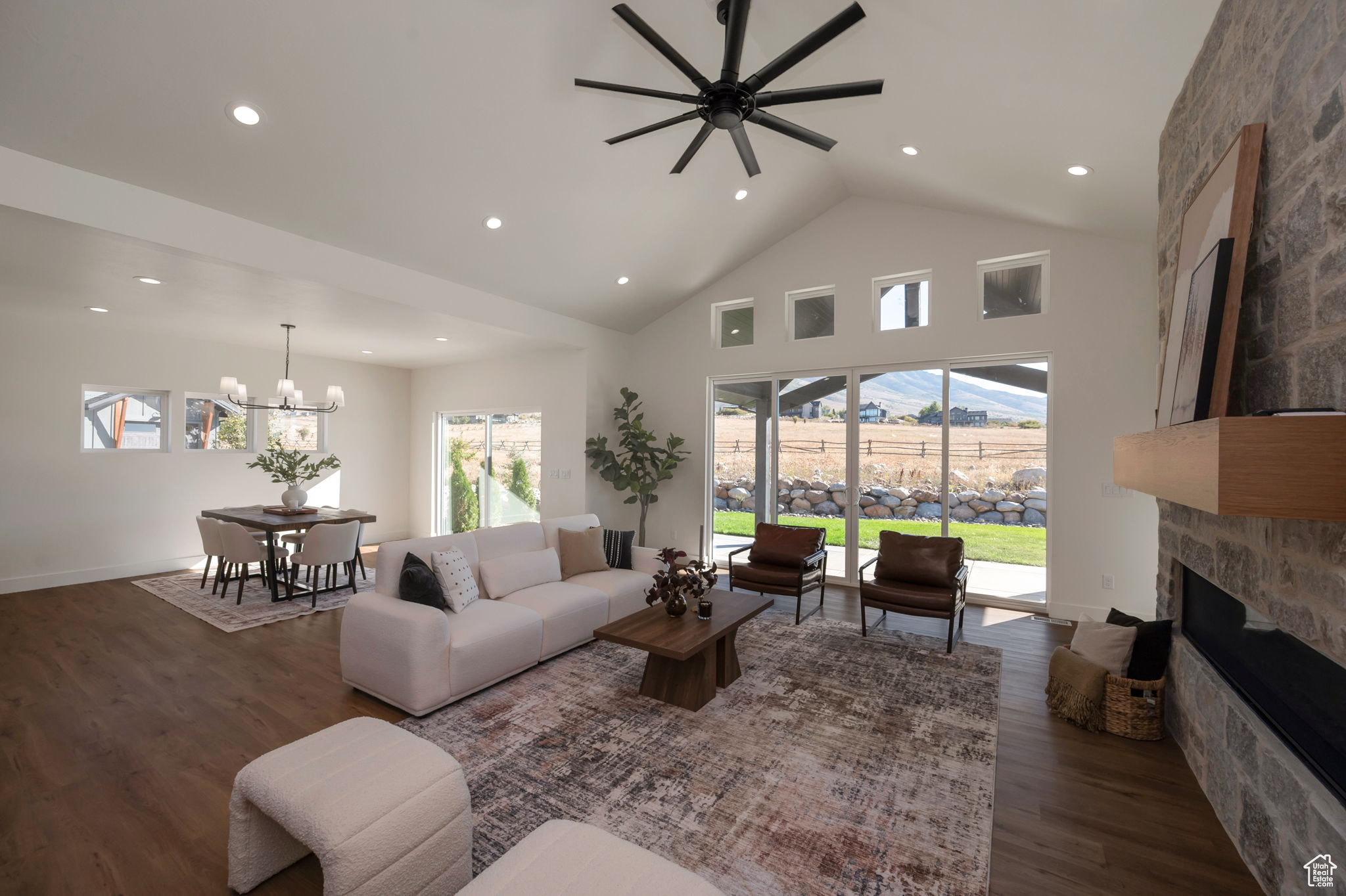 EAGLE RIDGE - Residential