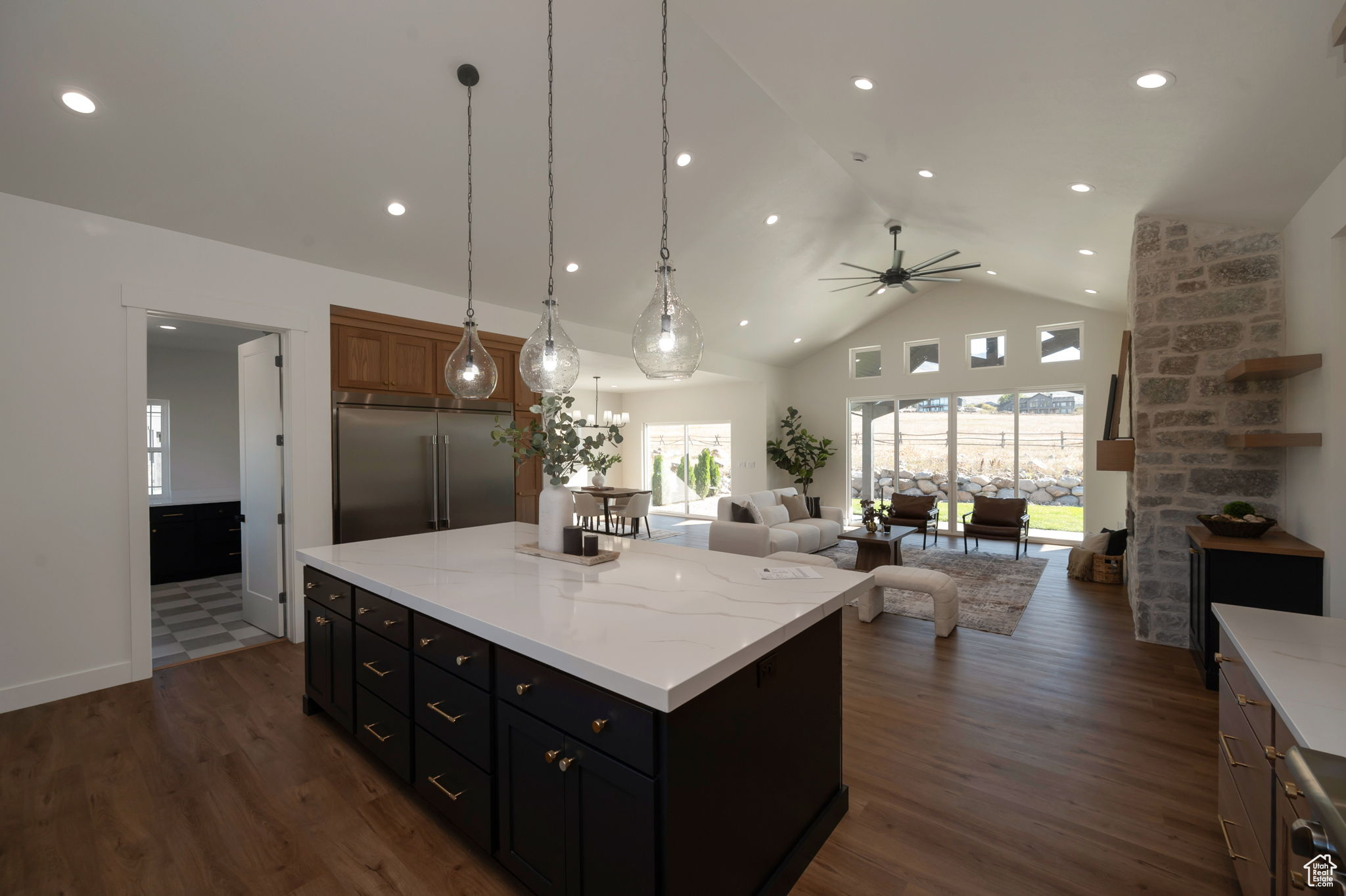 EAGLE RIDGE - Residential