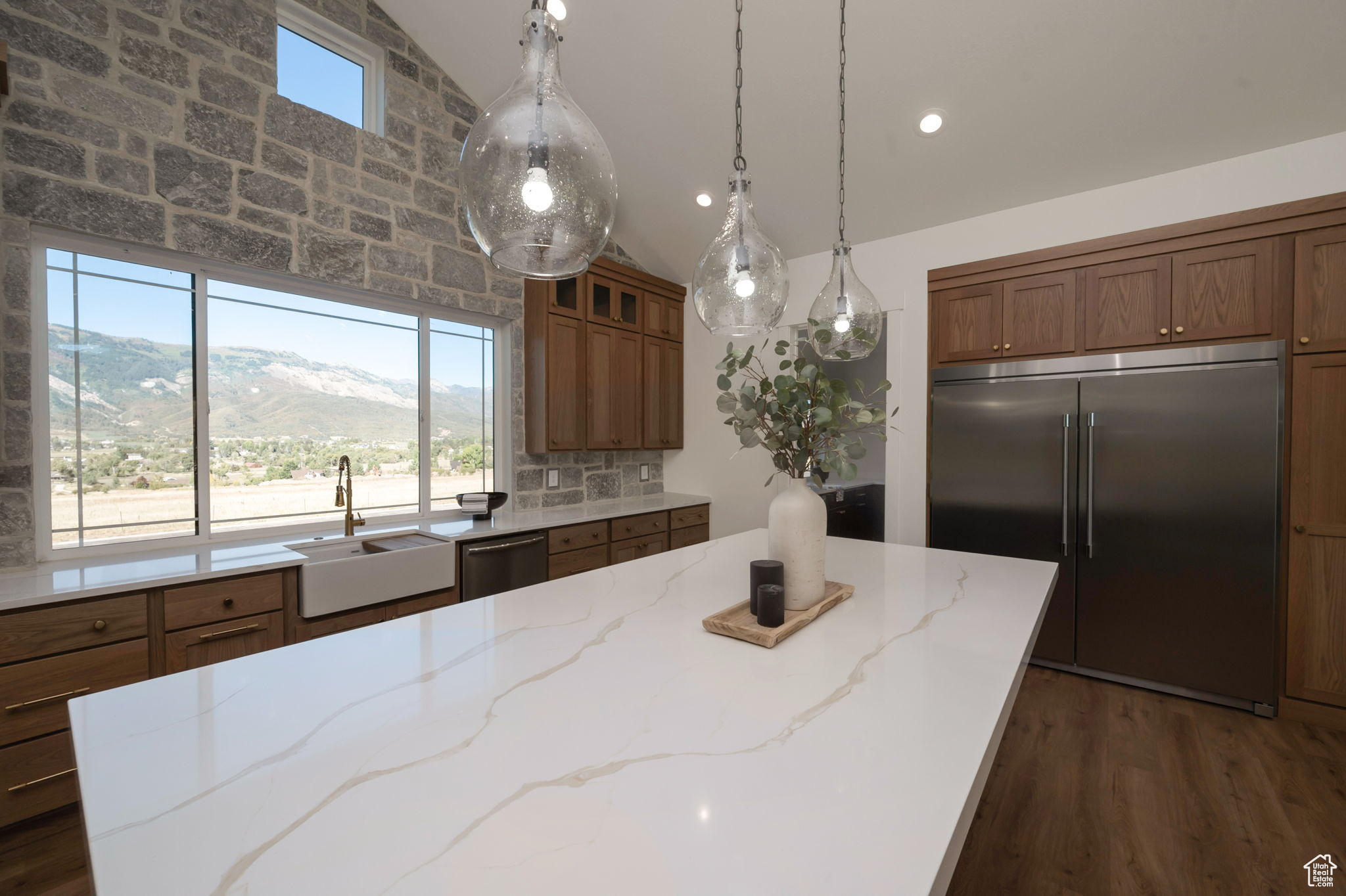 EAGLE RIDGE - Residential