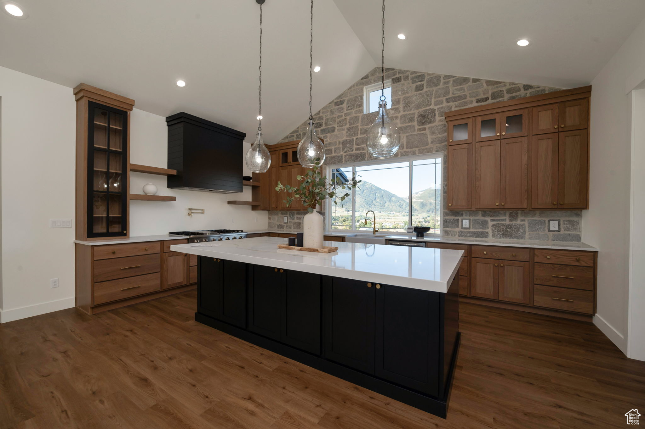 EAGLE RIDGE - Residential