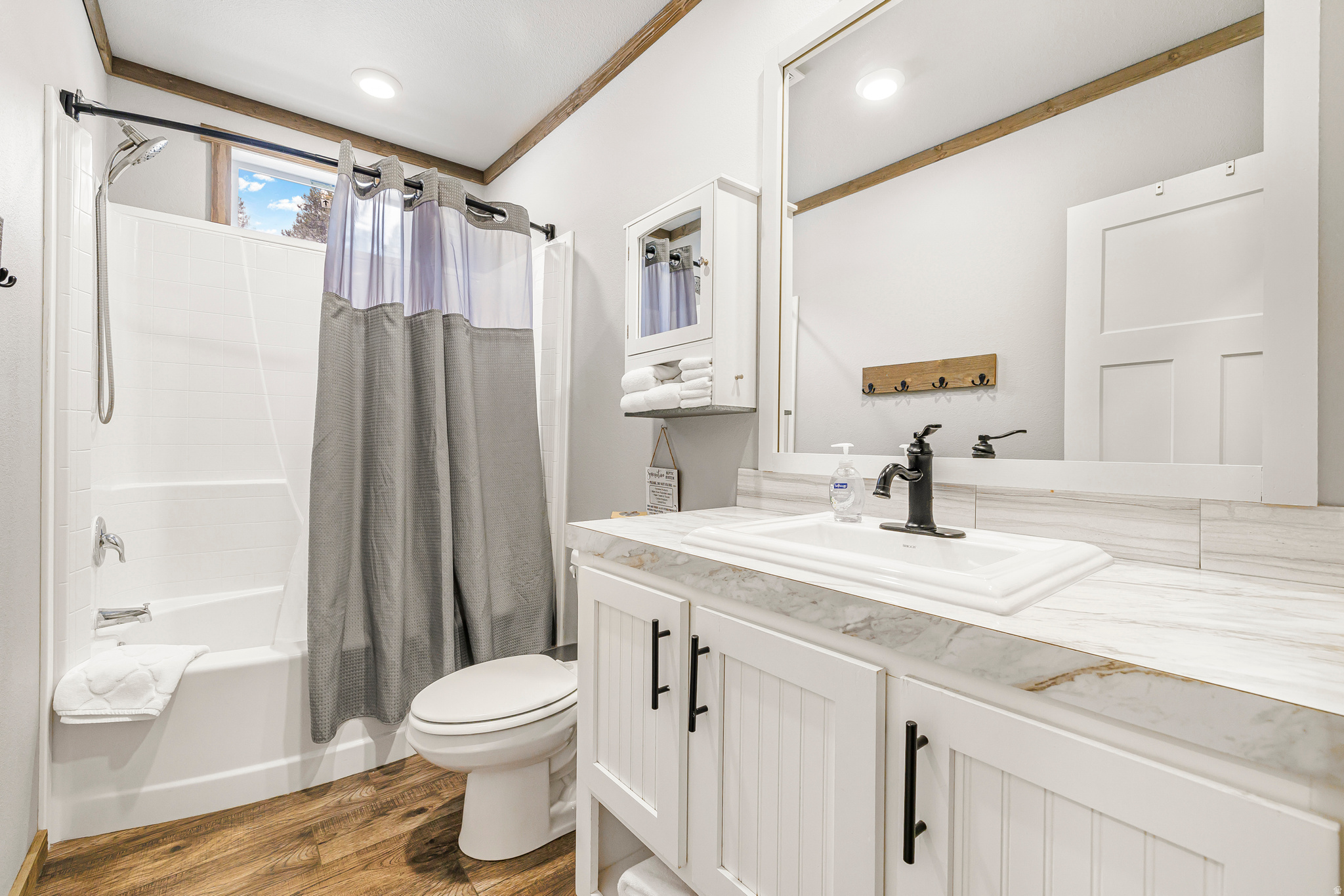 SHOTGUN VILLAGE EST - Residential