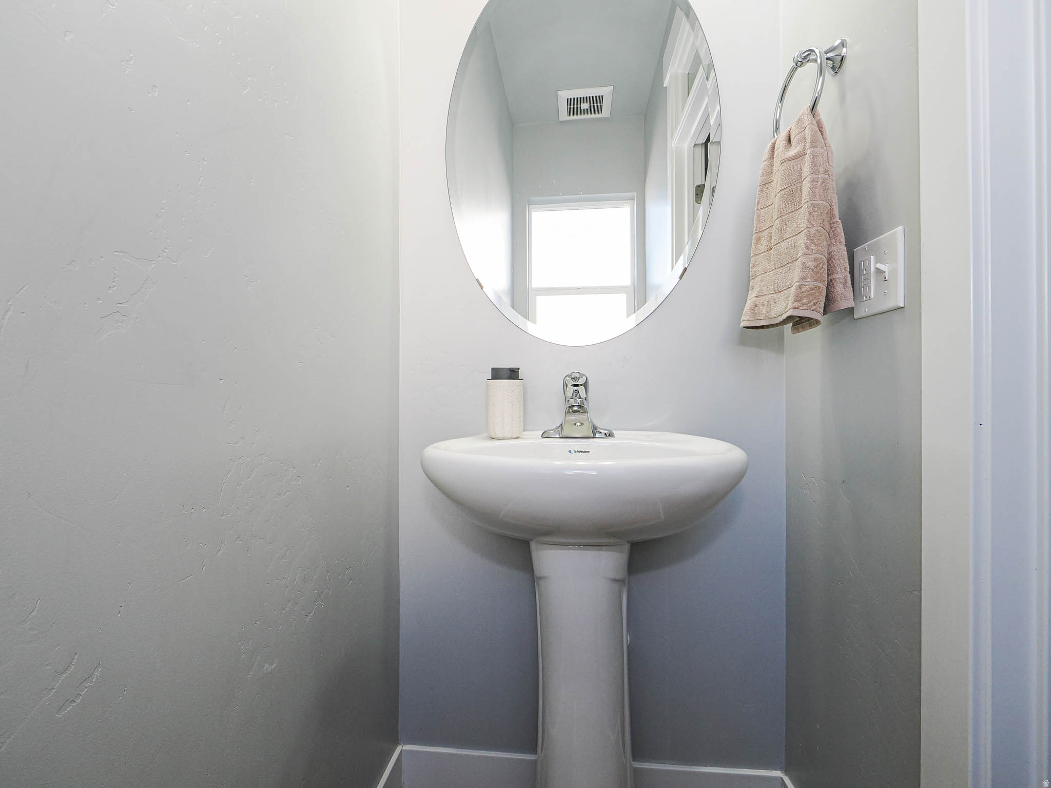 HIDDEN CANYON ESTATE - Residential