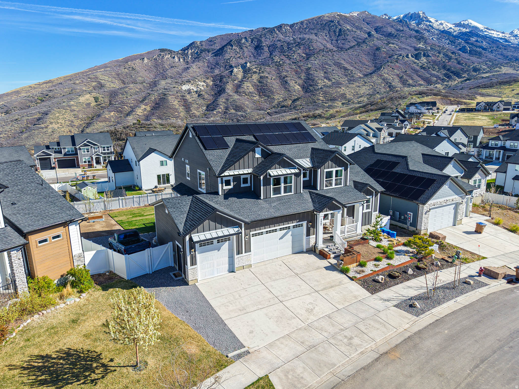 HIDDEN CANYON ESTATE - Residential