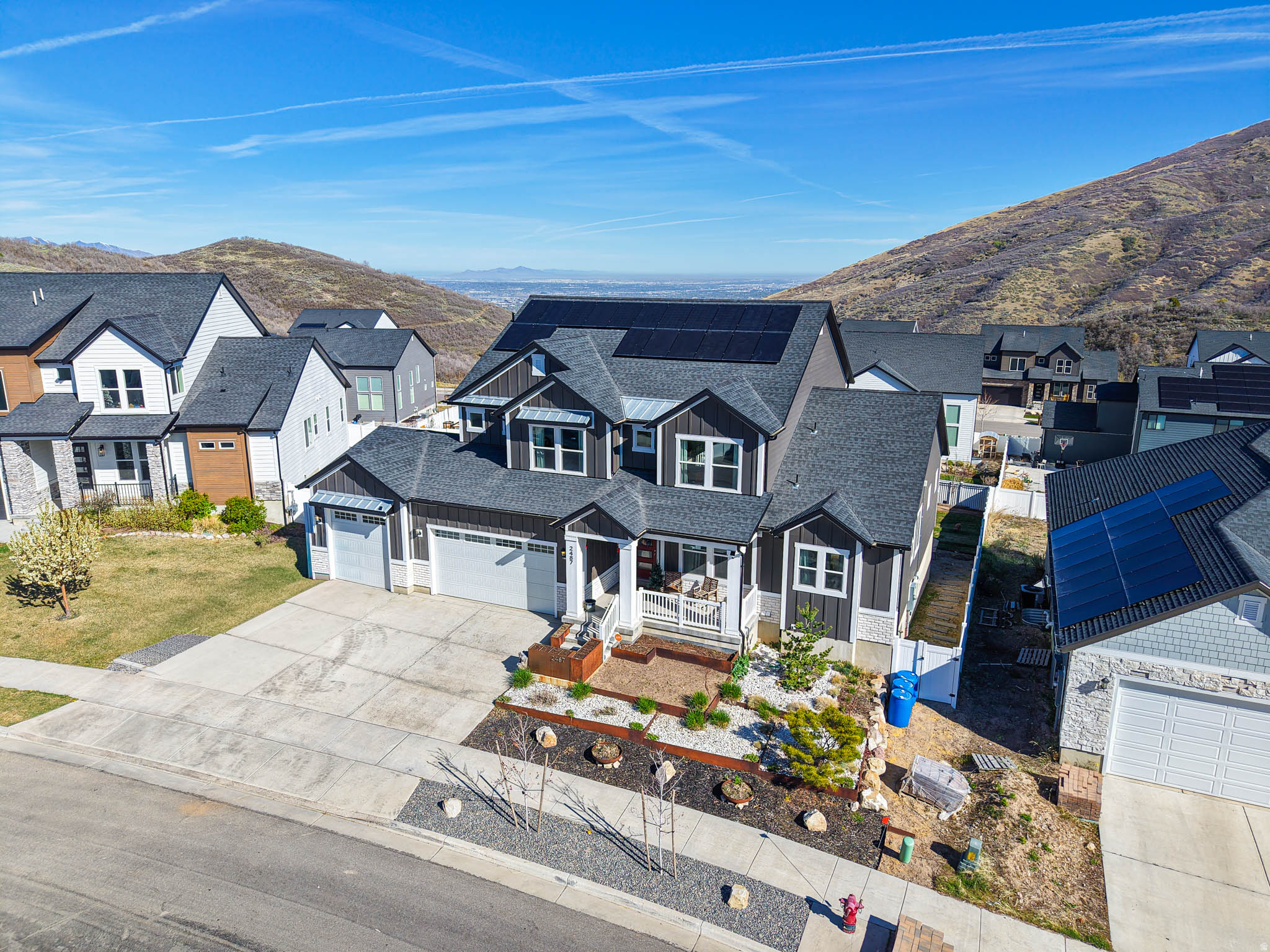 HIDDEN CANYON ESTATE - Residential