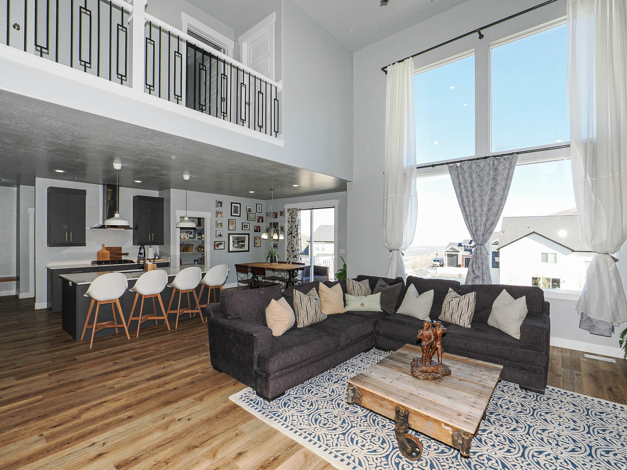 HIDDEN CANYON ESTATE - Residential