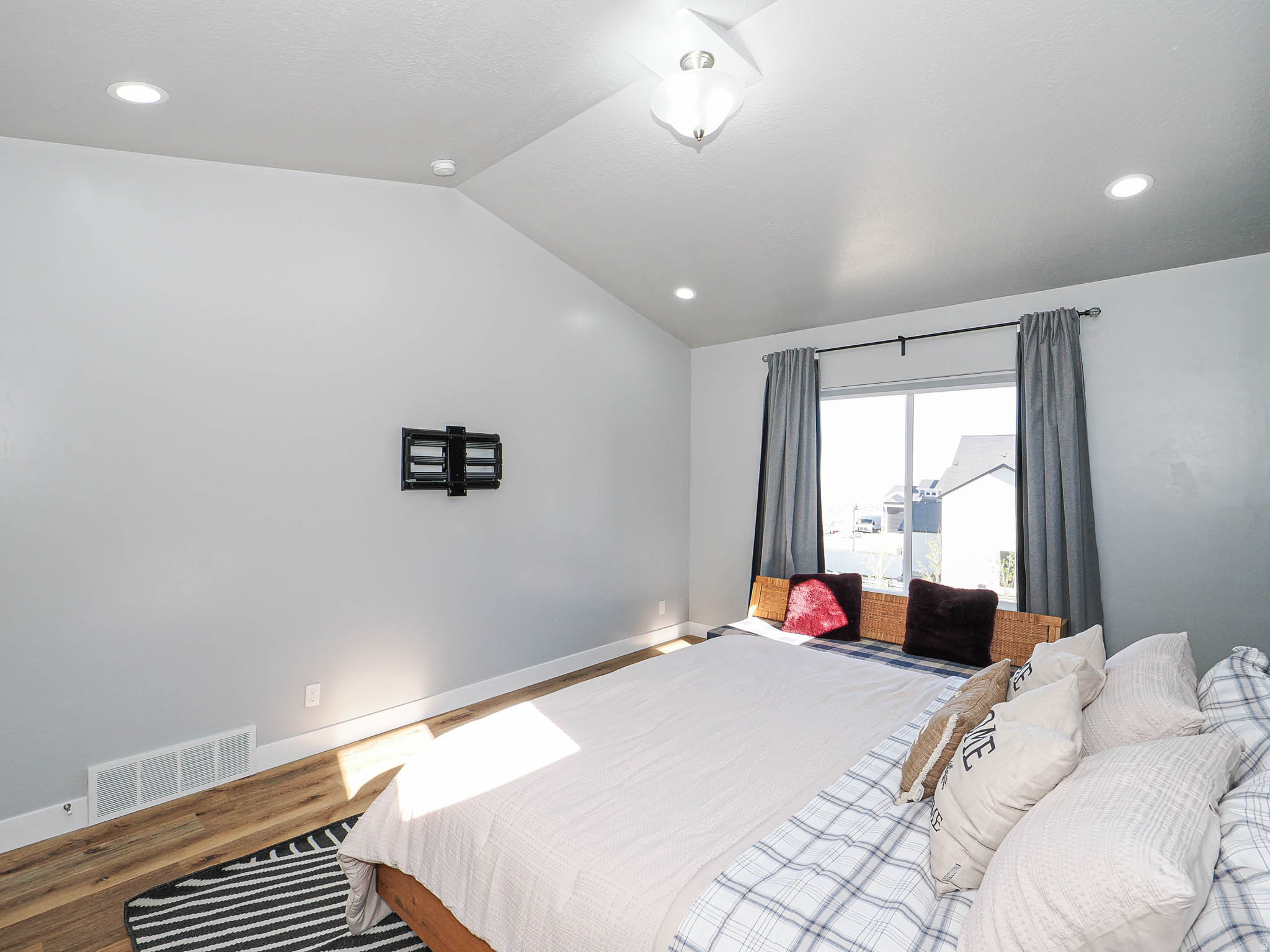 HIDDEN CANYON ESTATE - Residential