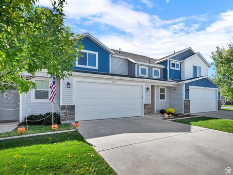 Tiny photo for 1374 E 340 S, Hyrum, UT 84319 (MLS # 2116506)