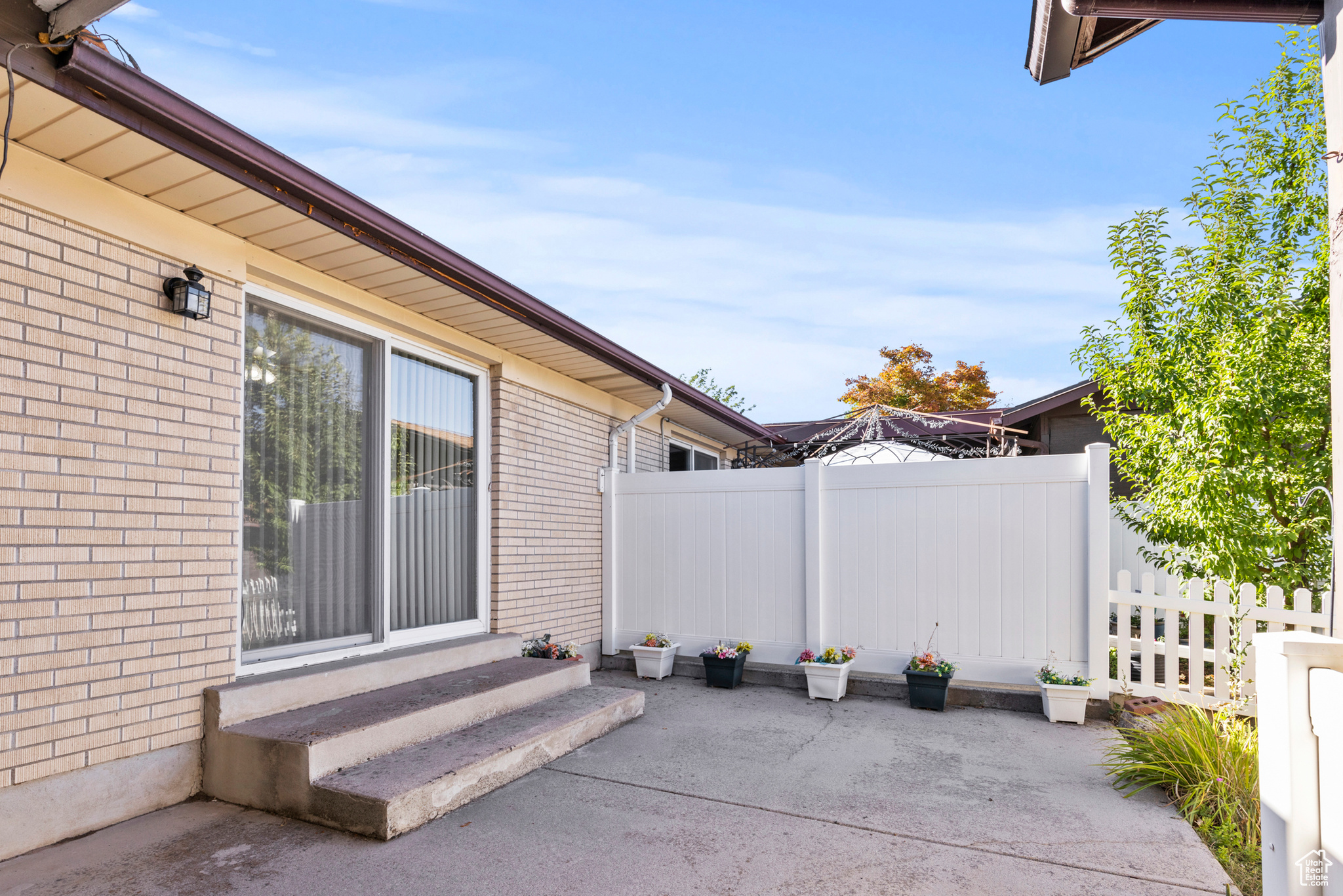 EMERALD HILLS CONDOS - Residential