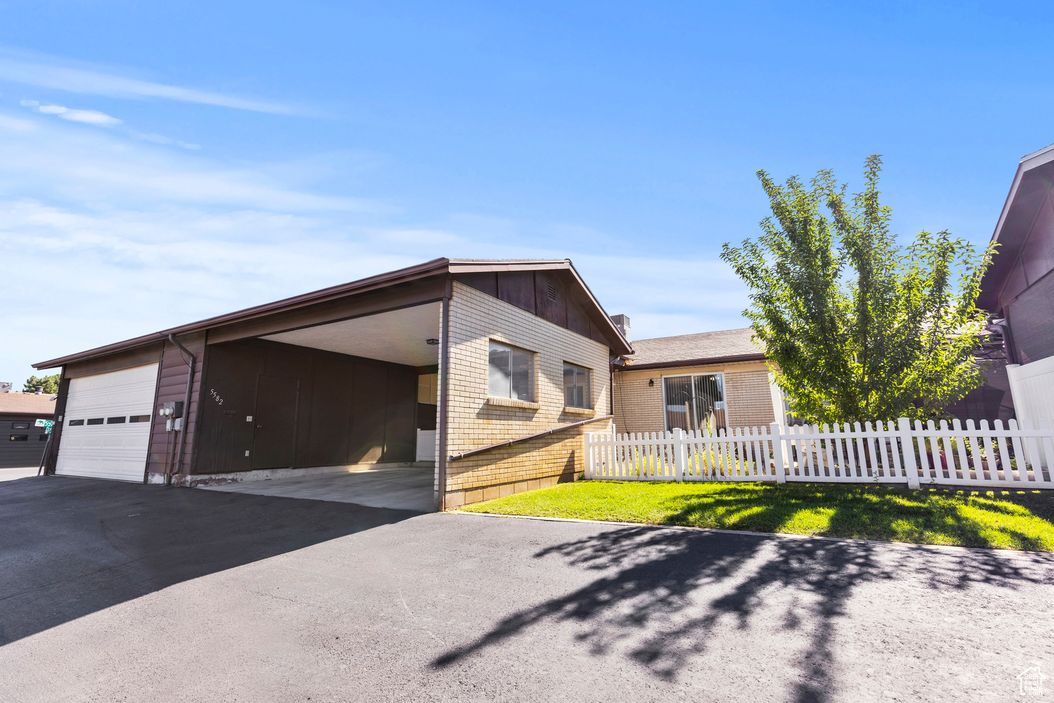 EMERALD HILLS CONDOS - Residential