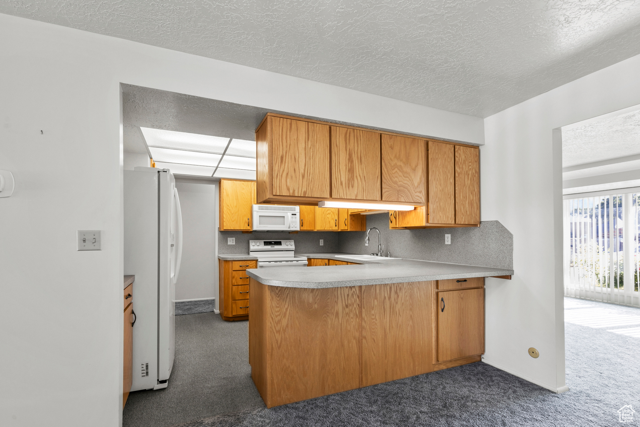 EMERALD HILLS CONDOS - Residential