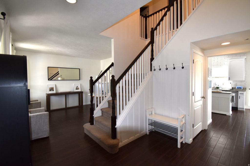 Photo of 5163 W BUCKEYE VIEW WAY, Riverton, UT 84096 (MLS # 2150938)