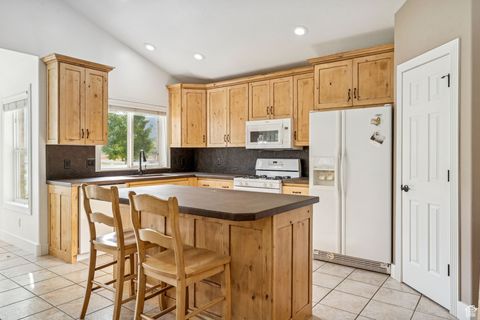 Tiny photo for 3994 N NEW LN, Oakley, UT 84055 (MLS # 2111872)