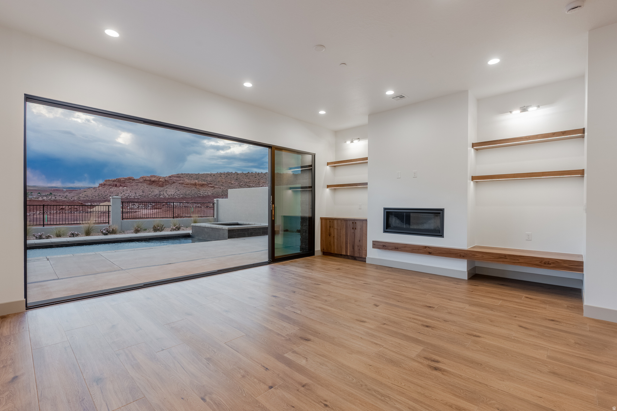 ISLAND AT CORAL CANYON - Residential Income