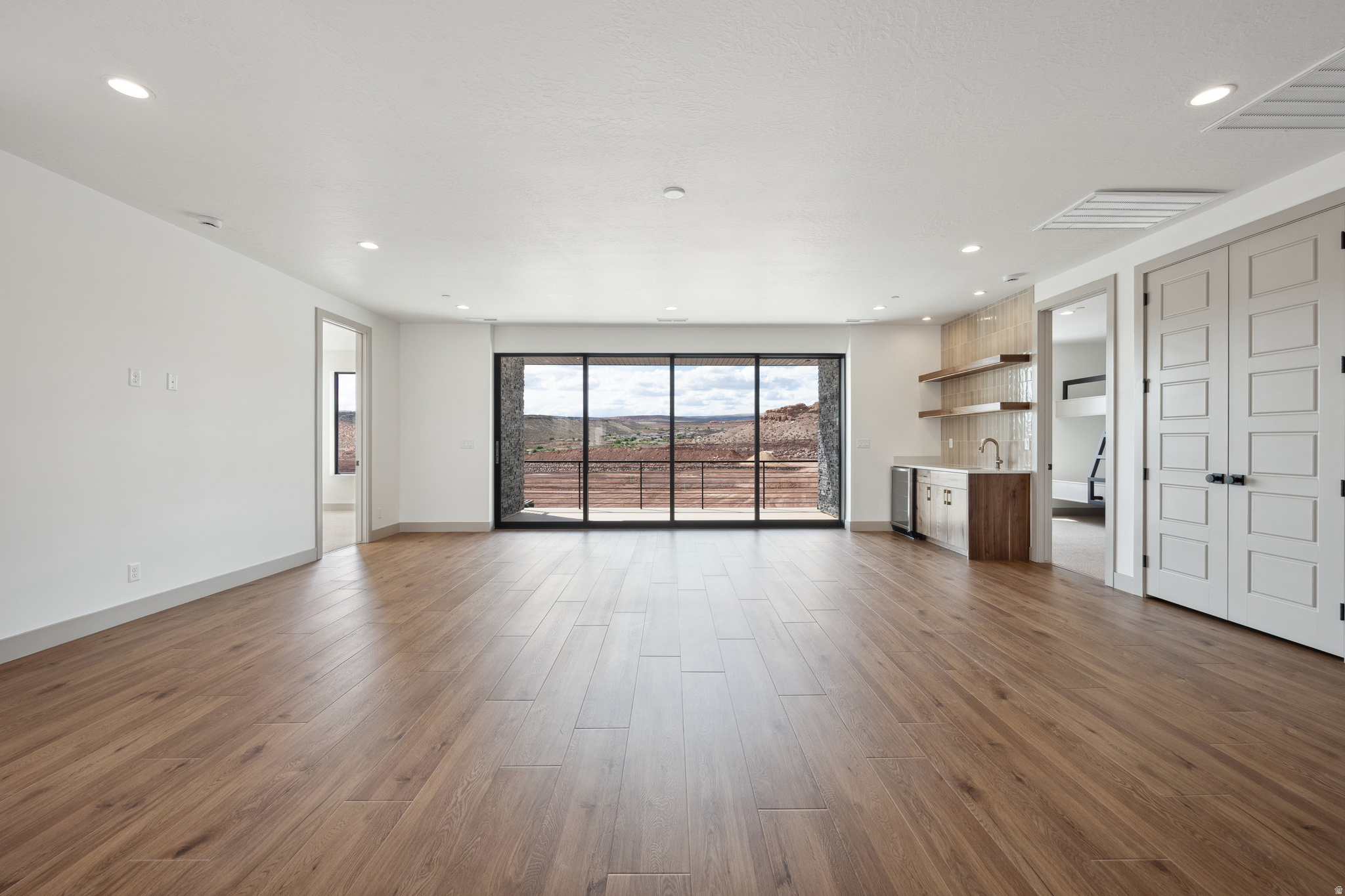 ISLAND AT CORAL CANYON - Residential Income