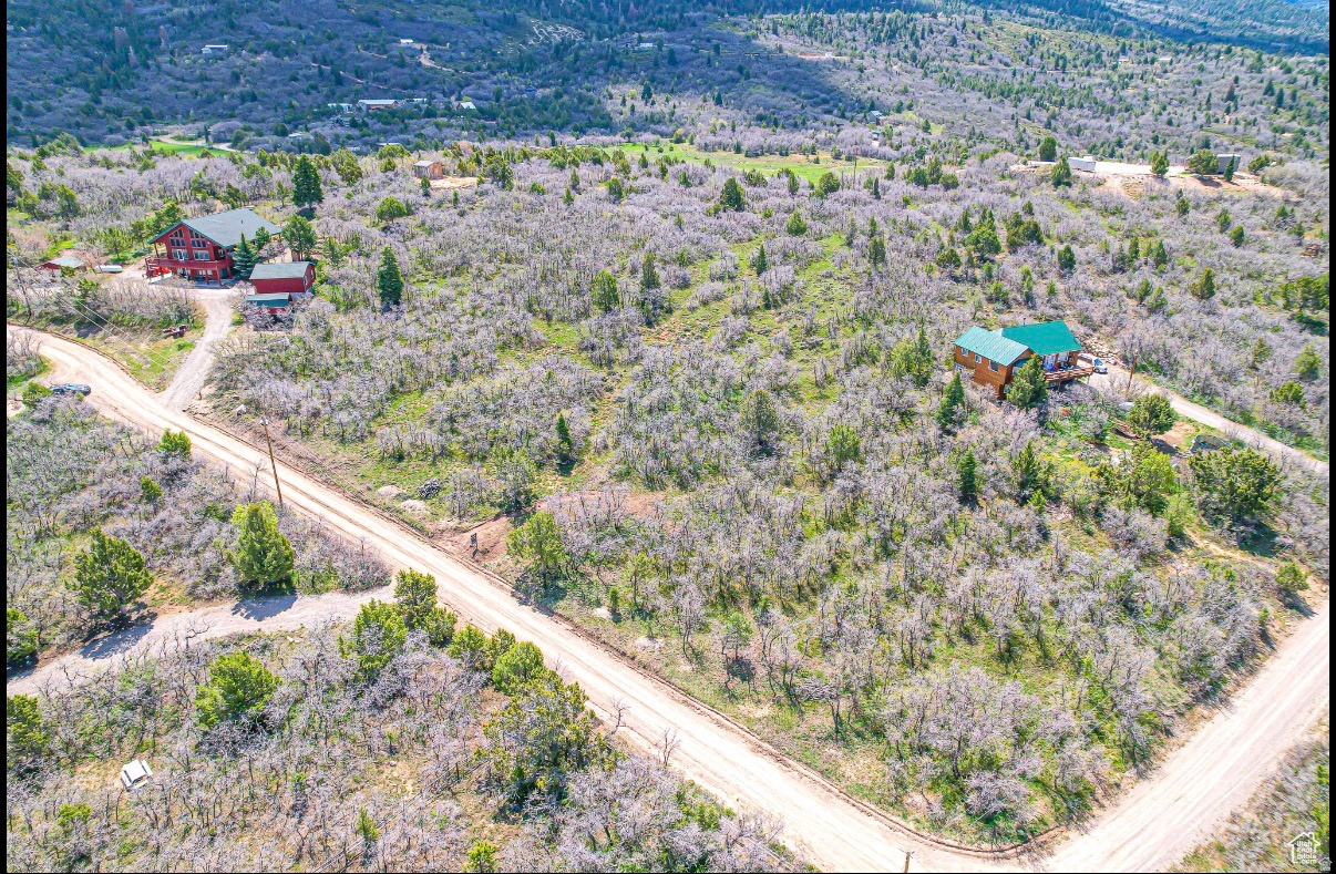 WHISPERING PINES 3 - Land