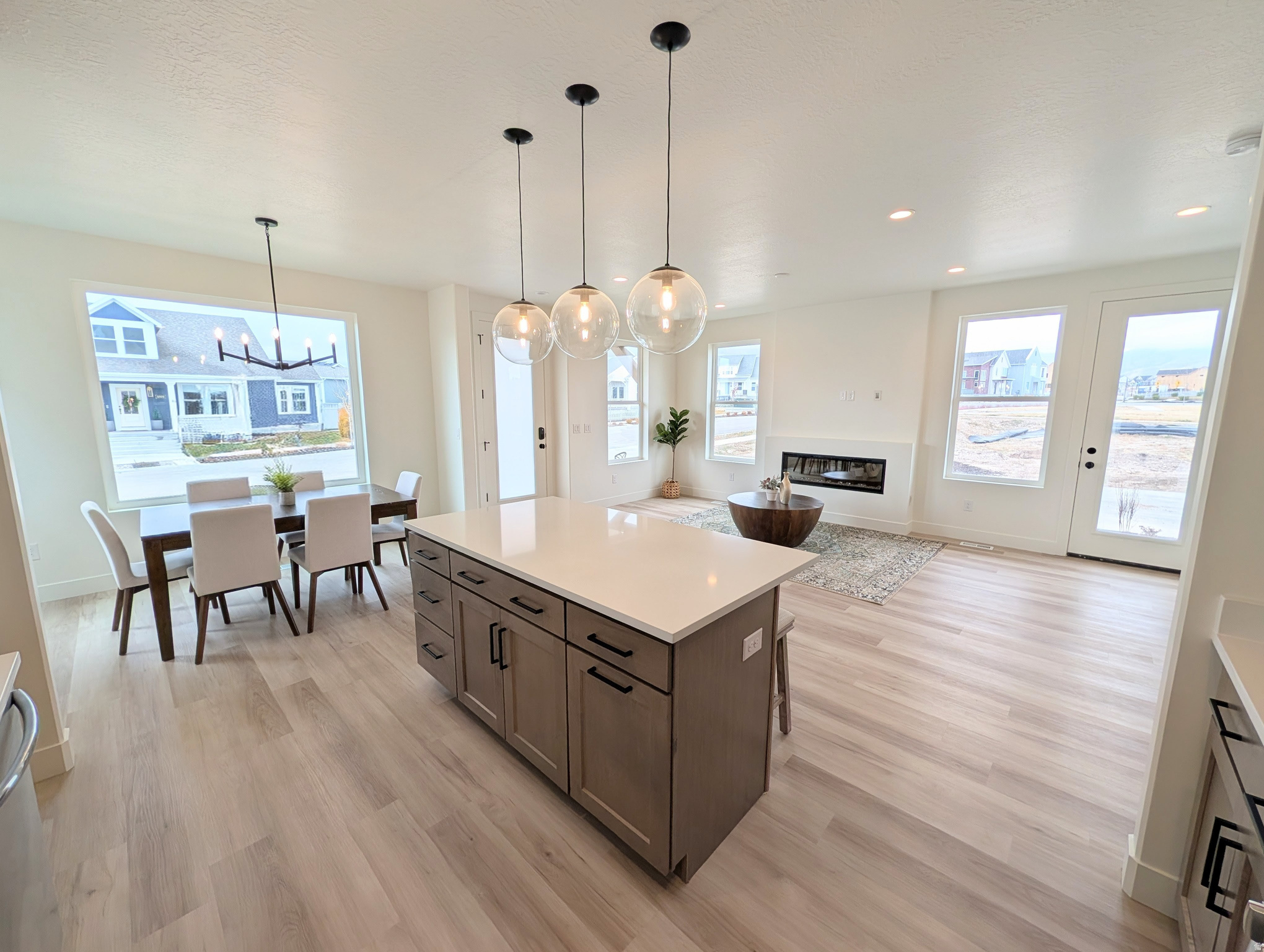 DAYBREAK - Residential