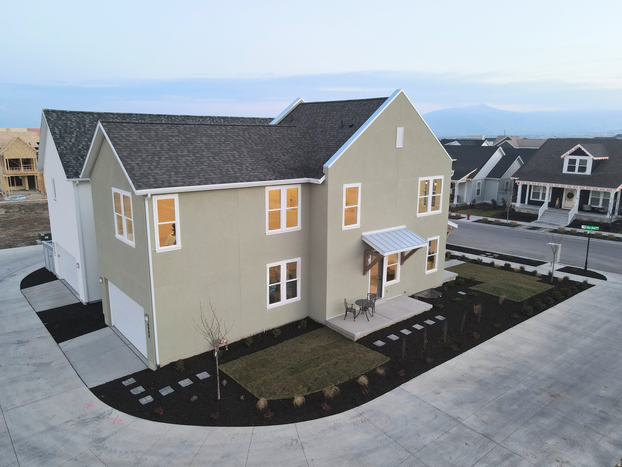 DAYBREAK - Residential