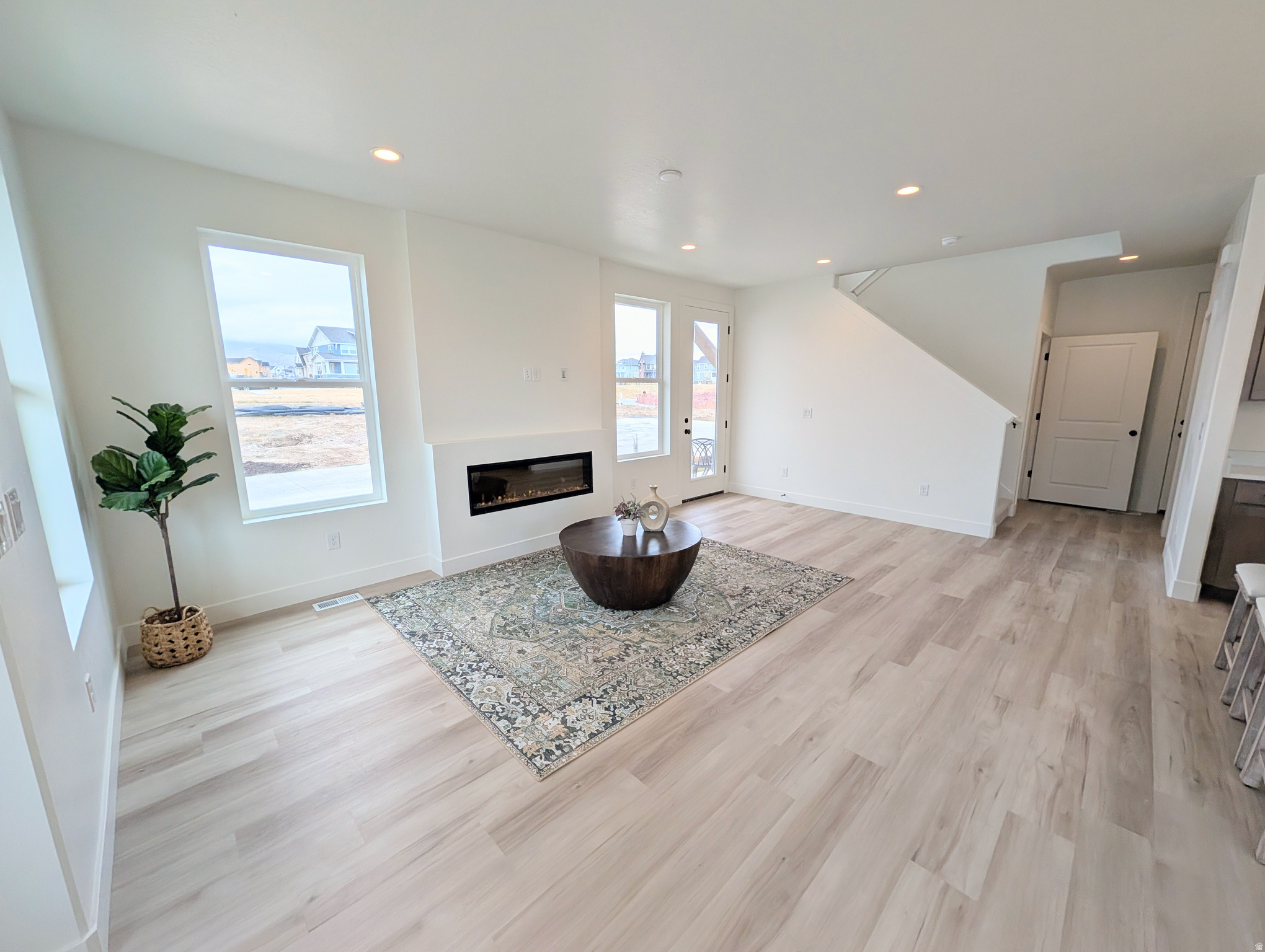 DAYBREAK - Residential