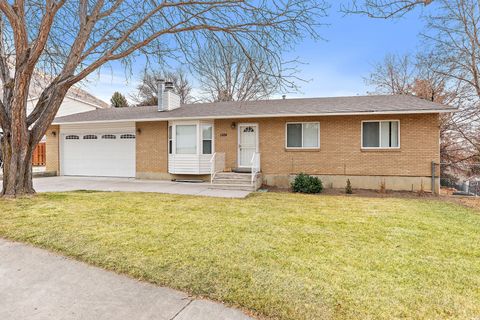 Tiny photo for 1184 E 300 N, Pleasant Grove, UT 84062 (MLS # 2136411)