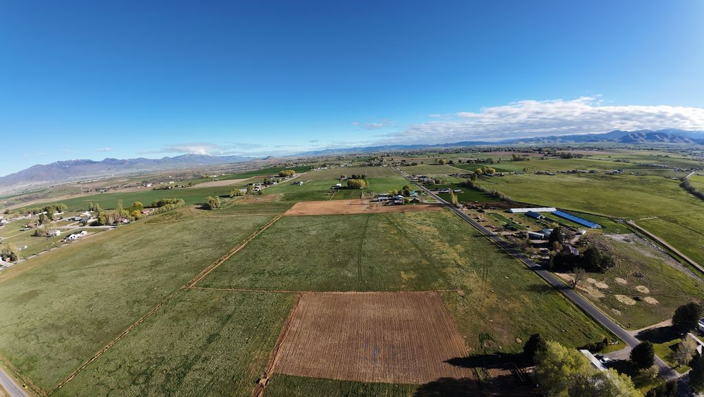 Photo of 1970 S 600 W, Preston, ID 83263 (MLS # 2129207)