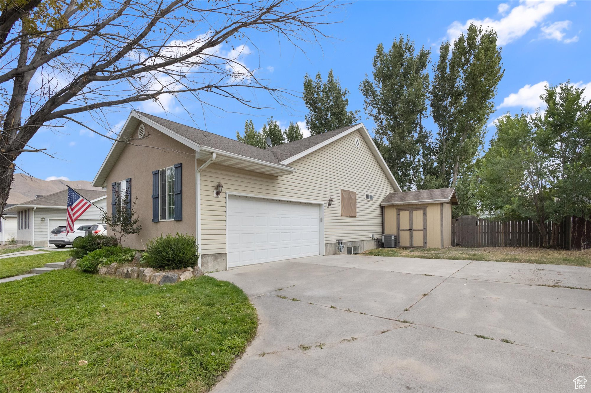 EAGLE POINT - Residential