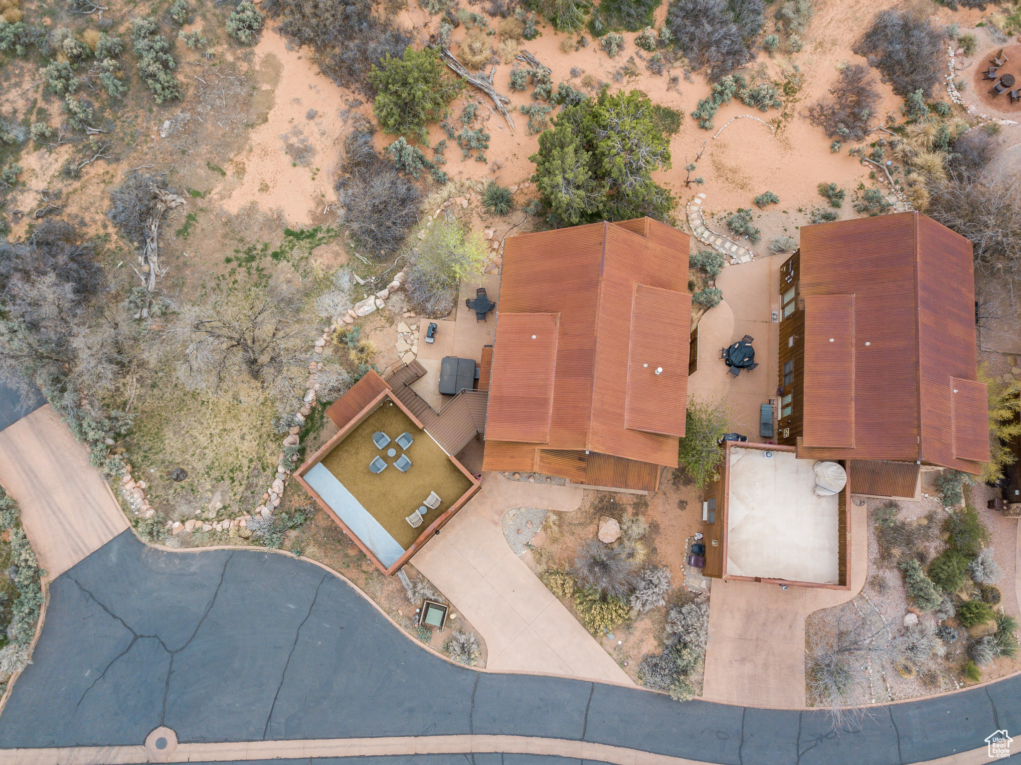 COYOTE RUN - Residential