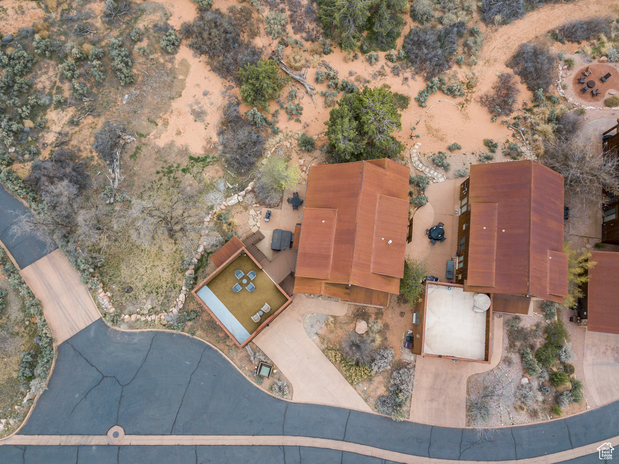 COYOTE RUN - Residential