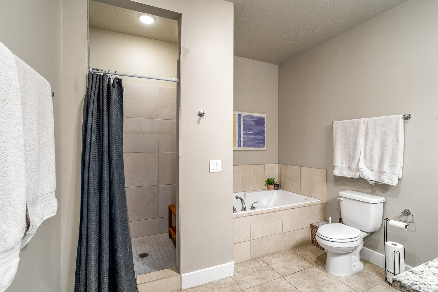 VILLAS AT SANDHOLLOW - Residential