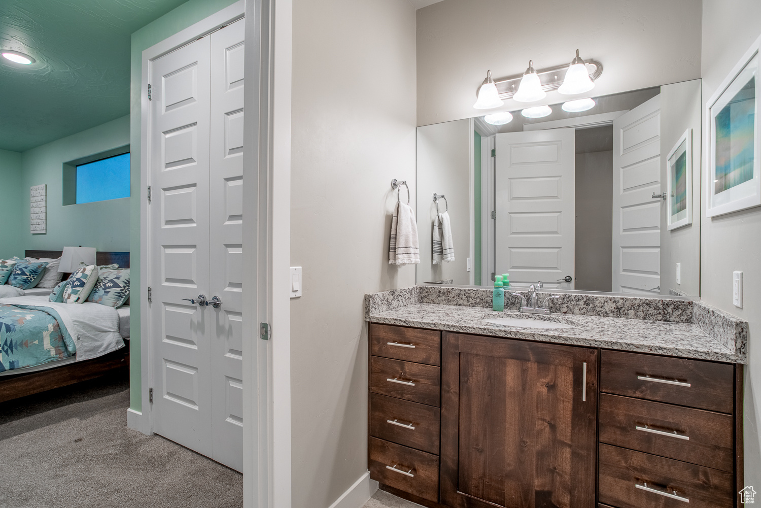 VILLAS AT SANDHOLLOW - Residential