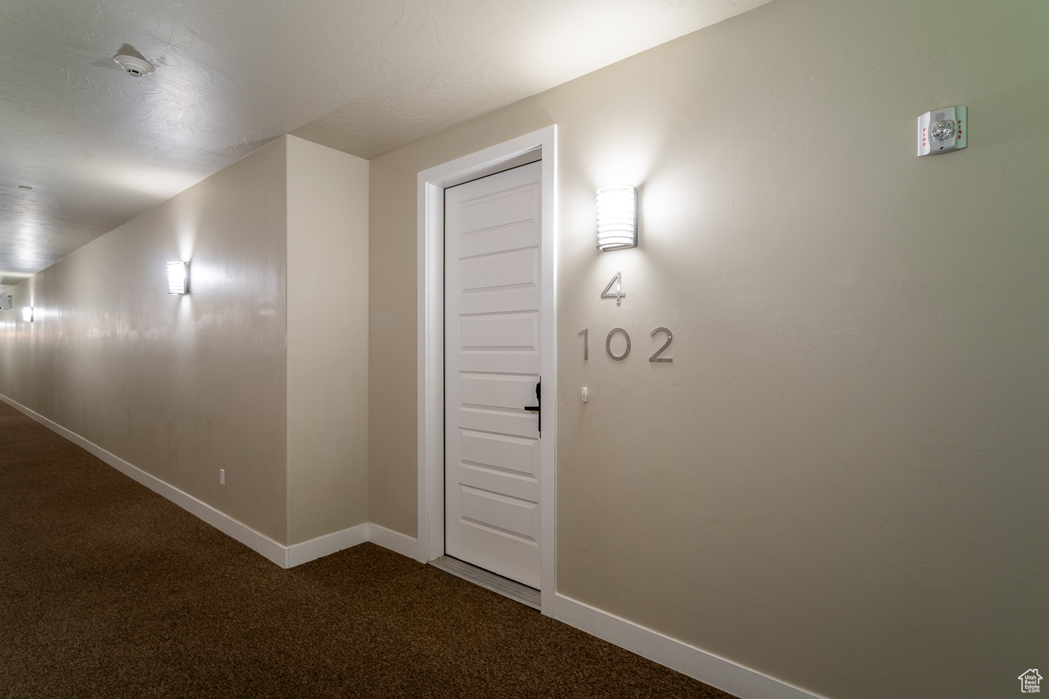 VILLAS AT SANDHOLLOW - Residential