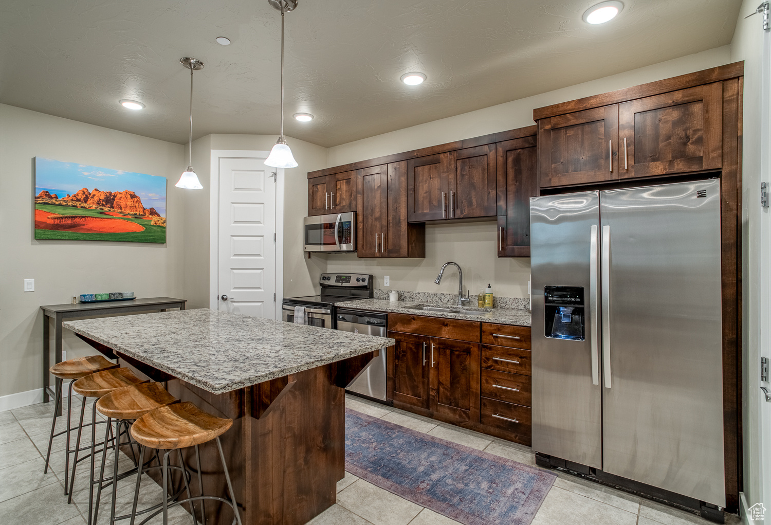 VILLAS AT SANDHOLLOW - Residential