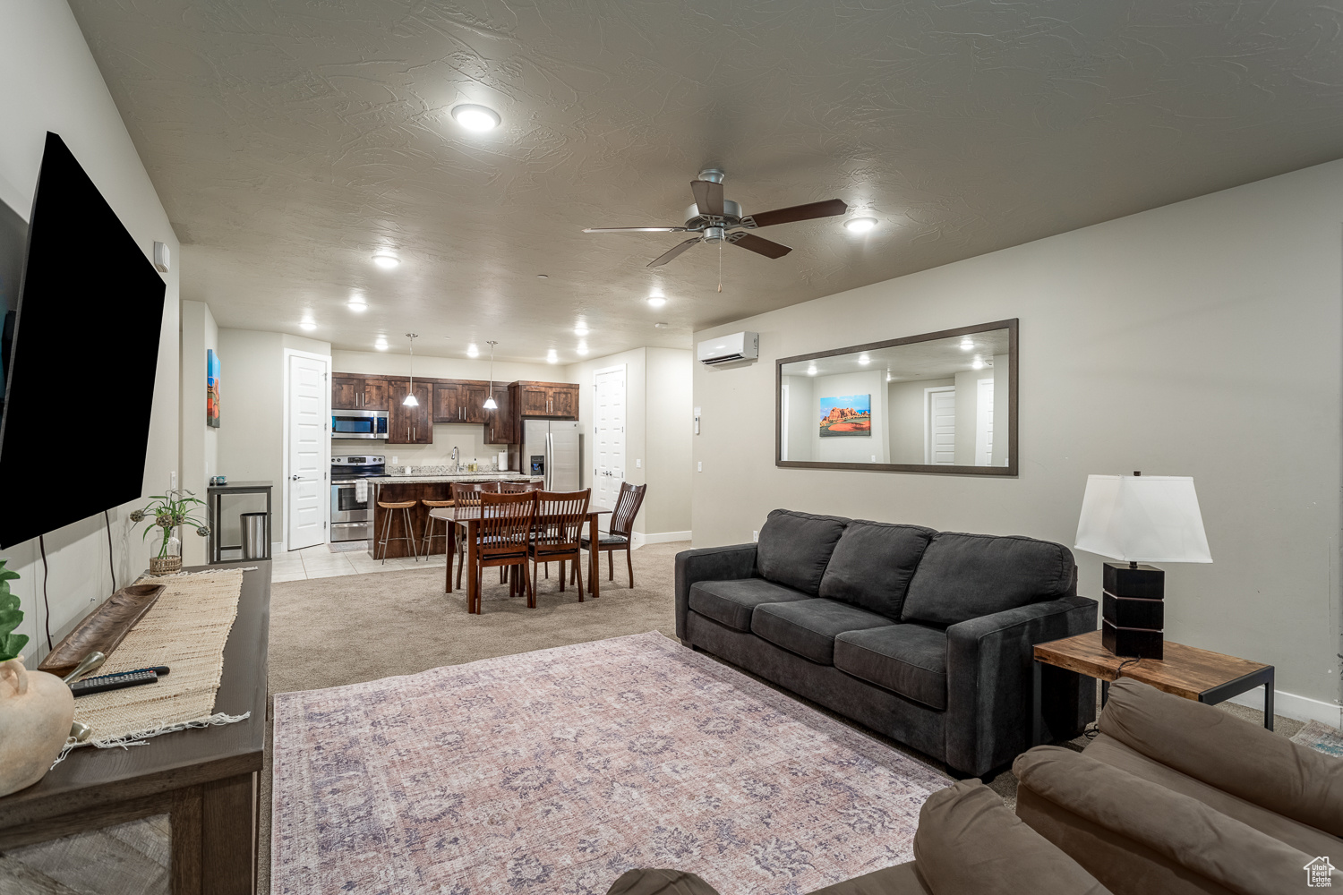 VILLAS AT SANDHOLLOW - Residential