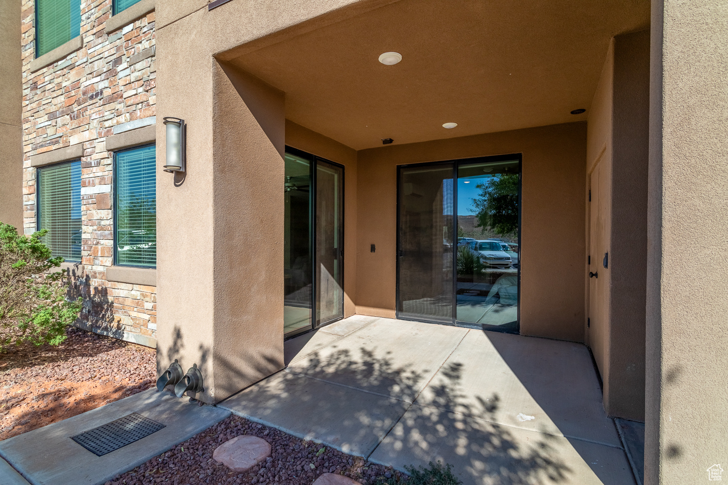VILLAS AT SANDHOLLOW - Residential