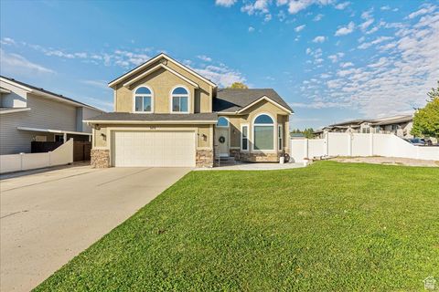 Photo of 989 E DRY GULCH RD, Sandy, UT 84094 (MLS # 2118358)