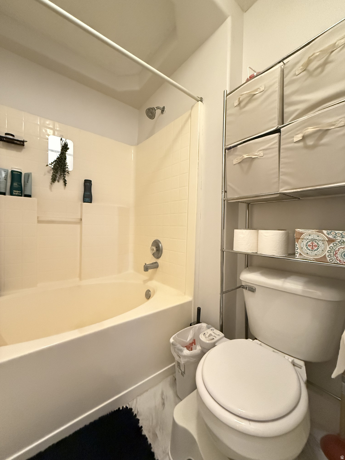 ASPEN SPRINGS - Residential Lease