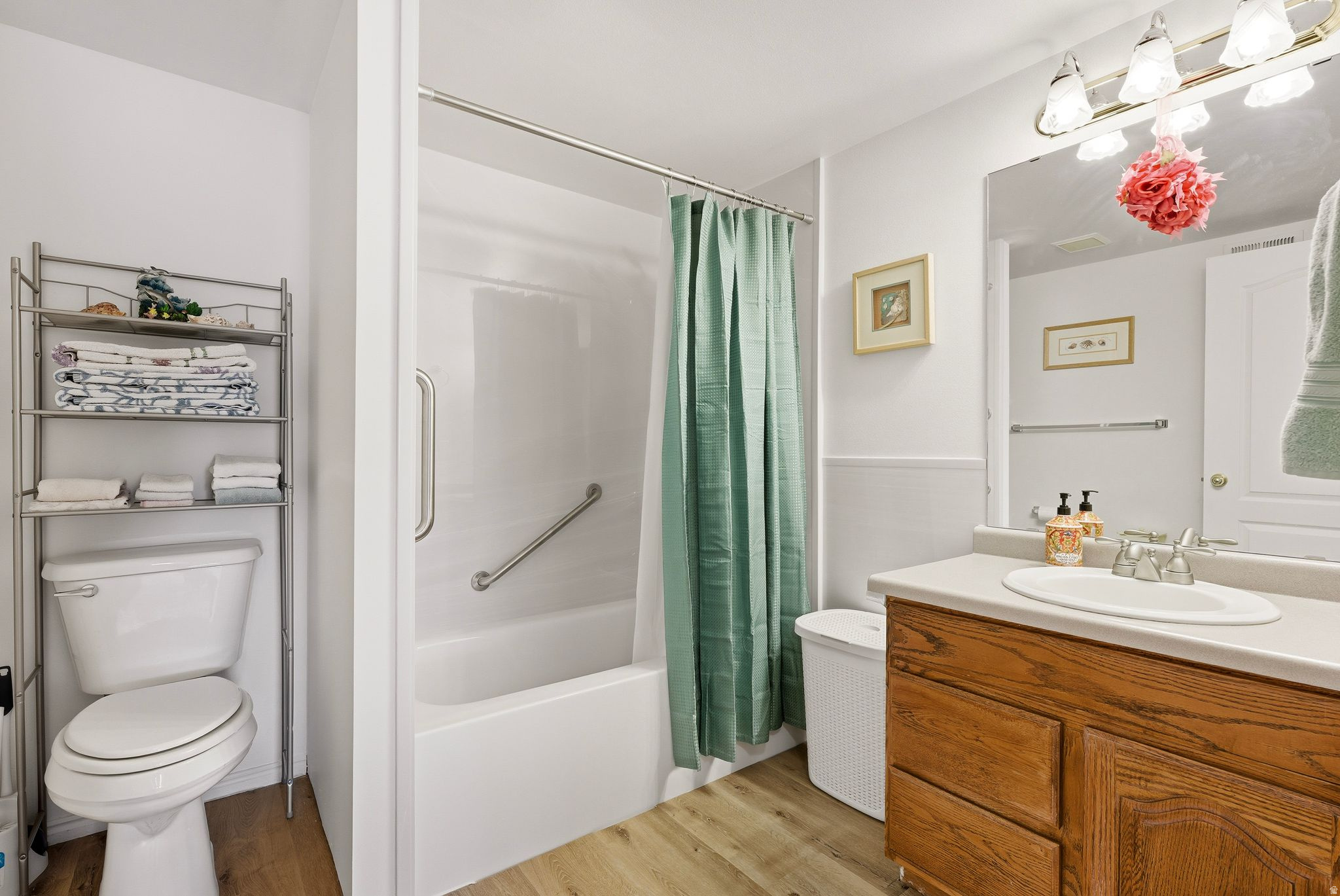 CHIPMAN VILLAGE - Residential