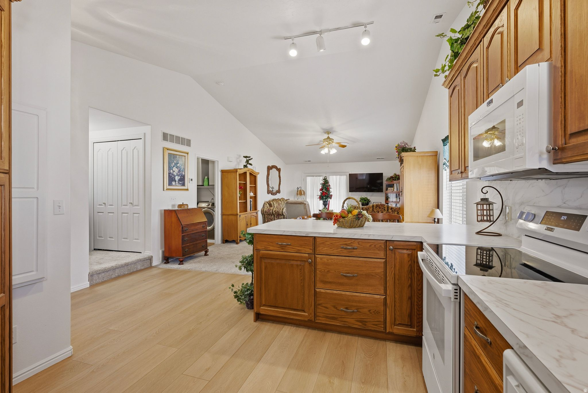 CHIPMAN VILLAGE - Residential