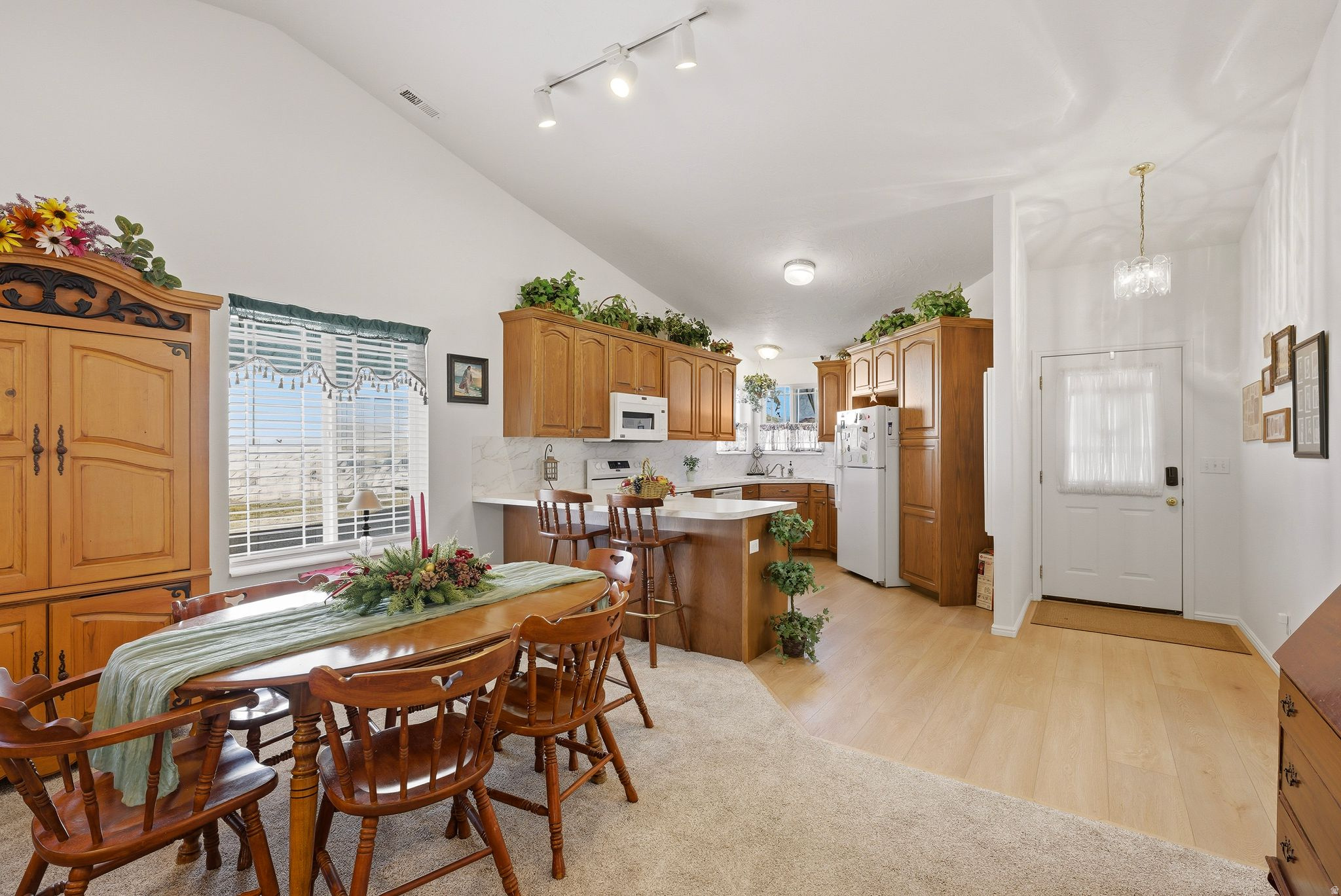 CHIPMAN VILLAGE - Residential