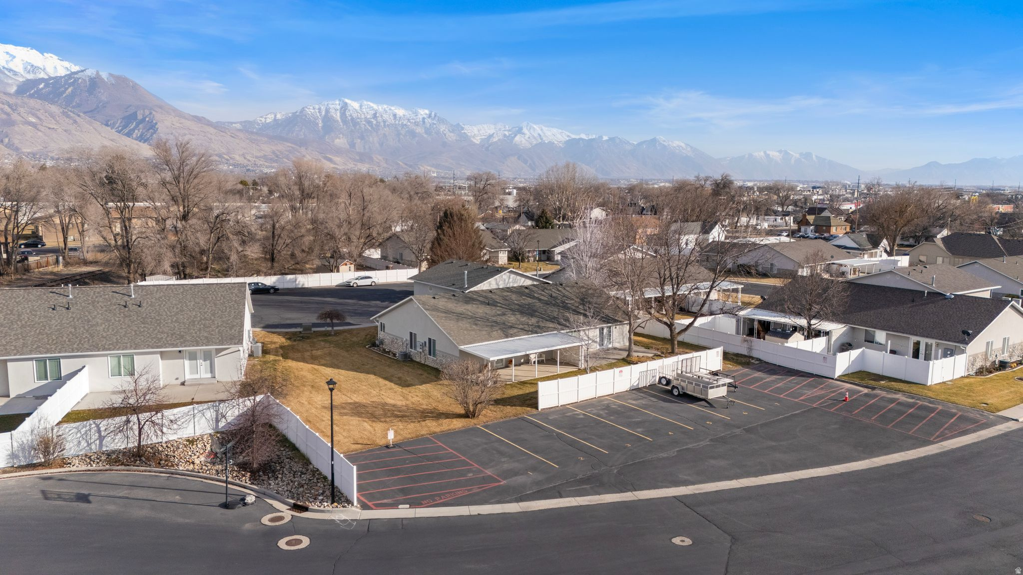 CHIPMAN VILLAGE - Residential