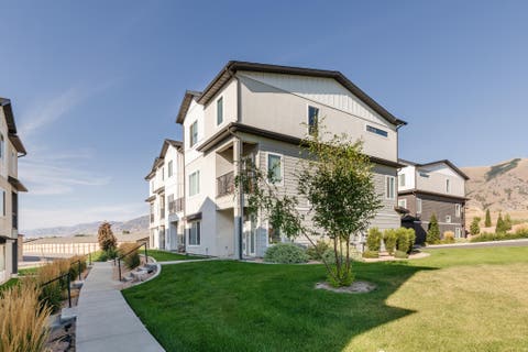 Townhouse For Sale - 693 E 730<br/> Hyrum, UT 84319