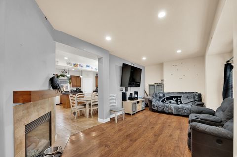 Tiny photo for 2026 W CRESCENT WAY, Mapleton, UT 84664 (MLS # 2148653)