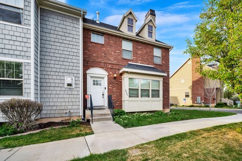 Photo of 2026 W CRESCENT WAY, Mapleton, UT 84664 (MLS # 2148653)